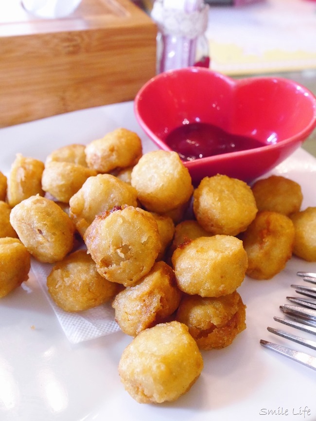 │食。頭份│儷池咖啡屋。自然鄉村童趣餐廳。草坪、餵魚親子近郊首選 │食。頭份│儷池咖啡屋。自然鄉村童趣餐廳。草坪、餵魚親子近郊首選