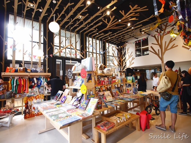 【新竹。親子景點】朵朵森林繪本屋。聽故事、親子烘焙/花藝手作DIY、文創美學 【新竹。親子景點】朵朵森林繪本屋。聽故事、親子烘焙/花藝手作DIY、文創美學