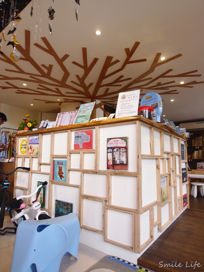 【新竹。親子景點】朵朵森林繪本屋。聽故事、親子烘焙／花藝手作DIY、文創美學
