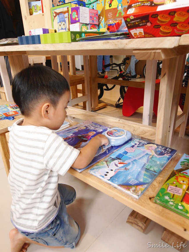 【新竹。親子景點】朵朵森林繪本屋。聽故事、親子烘焙/花藝手作DIY、文創美學 【新竹。親子景點】朵朵森林繪本屋。聽故事、親子烘焙/花藝手作DIY、文創美學