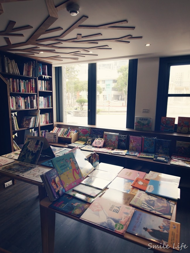 【新竹。親子景點】朵朵森林繪本屋。聽故事、親子烘焙/花藝手作DIY、文創美學 【新竹。親子景點】朵朵森林繪本屋。聽故事、親子烘焙/花藝手作DIY、文創美學