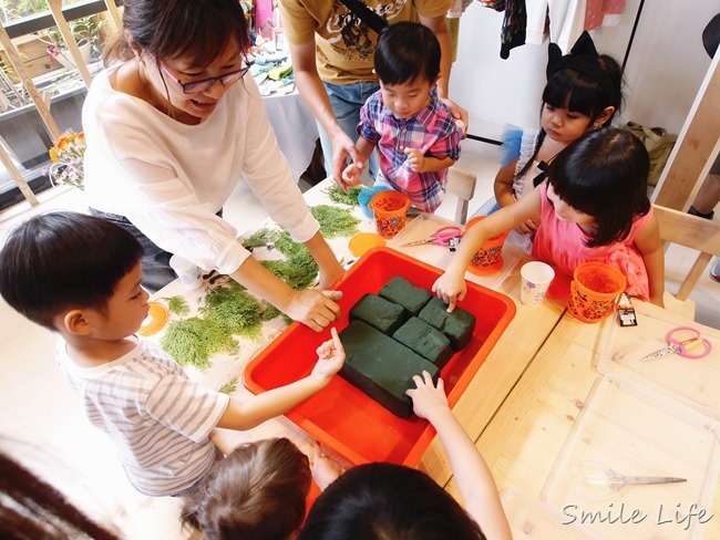 【新竹。親子景點】朵朵森林繪本屋。聽故事、親子烘焙/花藝手作DIY、文創美學 【新竹。親子景點】朵朵森林繪本屋。聽故事、親子烘焙/花藝手作DIY、文創美學