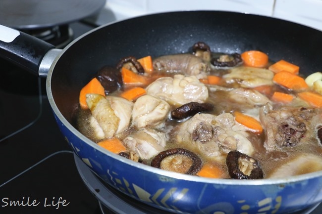 ▌食譜▌便當菜。無敵下飯「醬燒香菇雞腿」 ▌食譜▌便當菜。無敵下飯「醬燒香菇雞腿」