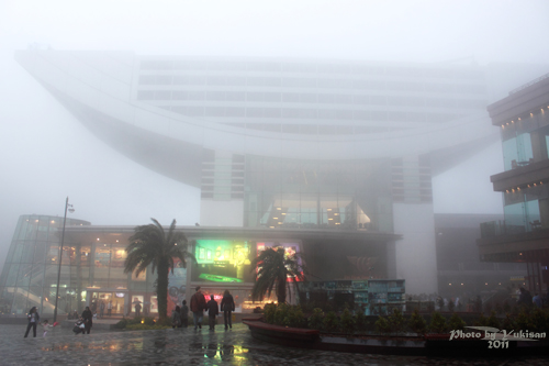 2011041324　2011香港探親血拼自由行（15）消失的世界三大百萬夜景