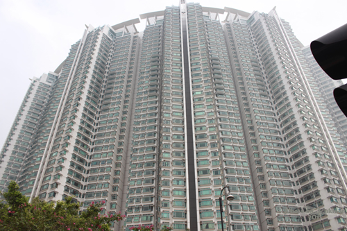 2011042725　2011香港探親血拼自由行（22）滑壘進機場