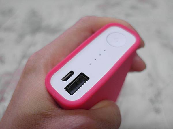 【開箱】小巧玲瓏 ASUS ZenPower 9600mAh