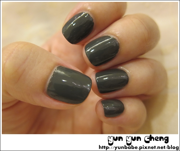 VIVID NAILS_8.JPG VIVID NAILS_8.JPG