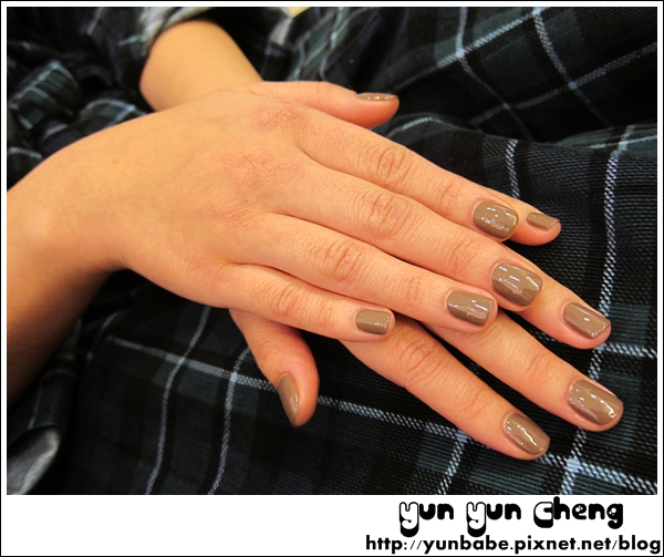 VIVID NAILS_11.JPG VIVID NAILS_11.JPG