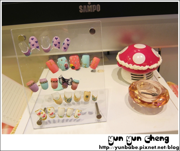 VIVID NAILS_22.JPG VIVID NAILS_22.JPG