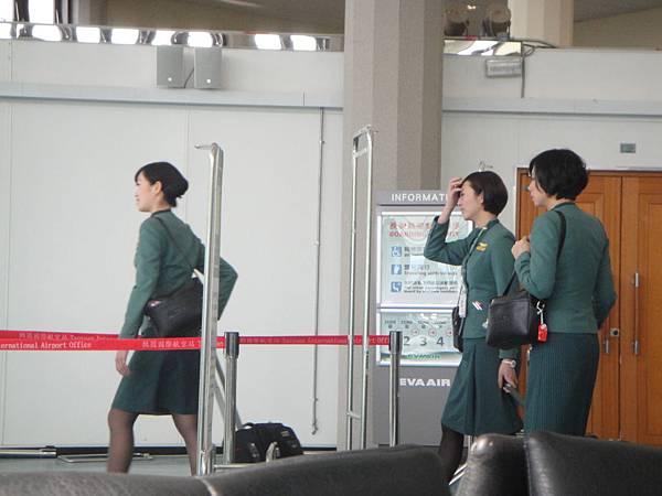 準備出發的空姐 準備出發的空姐