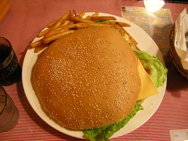 FEED ME巨無霸漢堡 FEED ME巨無霸漢堡