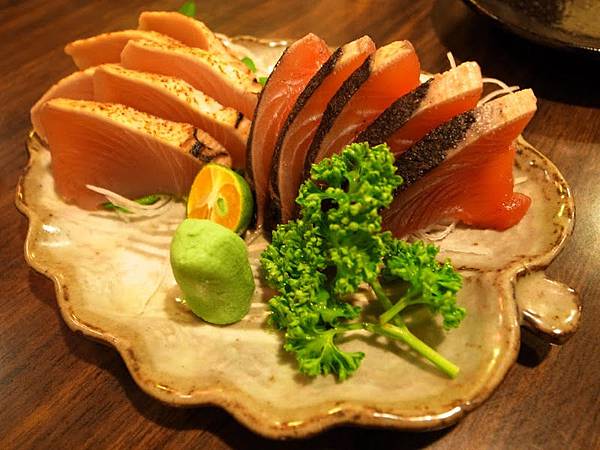 鰹魚、小鮪魚生魚片 鰹魚、小鮪魚生魚片