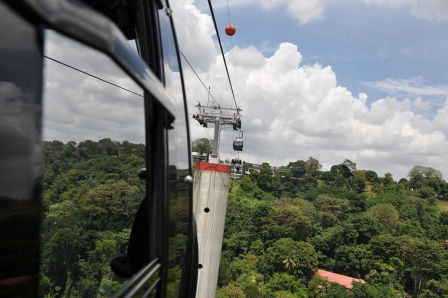 1330307647-115980862 Singapore-Santosa Cable Car聖淘沙纜車