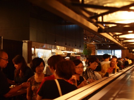 1348492877-3192281490 中山-上引水產 站著吃也要排隊的日本料理