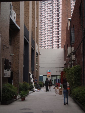 1351220782-448843972 Shanghai-當個假文青在M50