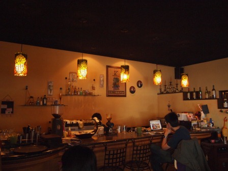 1351939809-796225995 中壢-突點咖啡館 與貓為伍去