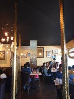 1351939814-1129737120 中壢-突點咖啡館 與貓為伍去