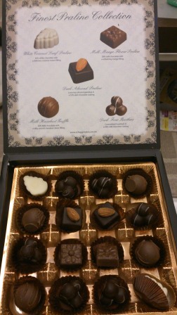 1352472221-1655865111 2012台北香港新加坡第四回之會吵的乘客有糖吃