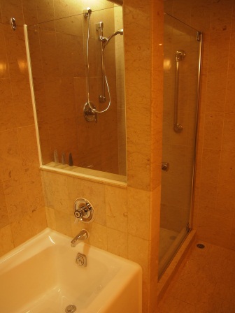 1352472567-1672520744 HK-JW Marriott Hotel萬豪酒店 很商務但很舒服