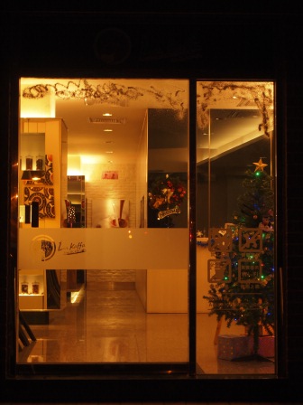 1354629028-3084690233 竹北-六角咖啡 紫色的角落