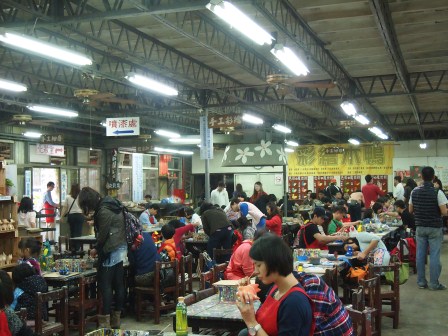 1356272032-2570296140 三義-一ㄚ箱寶(鴨箱寶) 小朋友的塗鴉天地