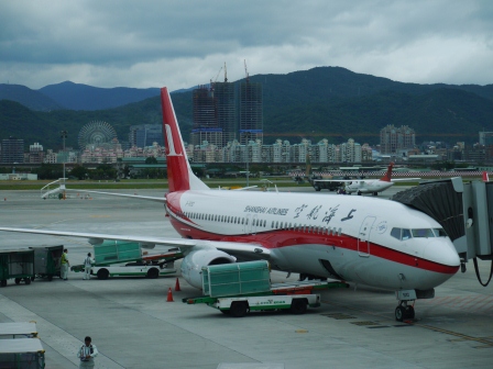 1357379956-3392694524 2012最後一次飛行 上海航空初嘗試