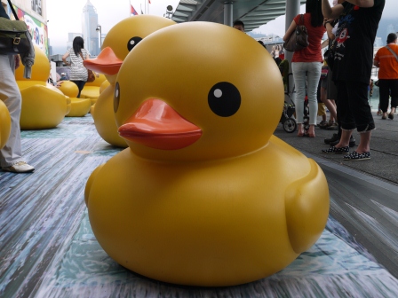 1368855091-3119436269 HK-Rubber Duck還我黃色小鴨來!!!!!