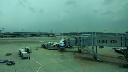 1369363806-3803069309 2013台北新加坡 華航飛行滿肚子氣