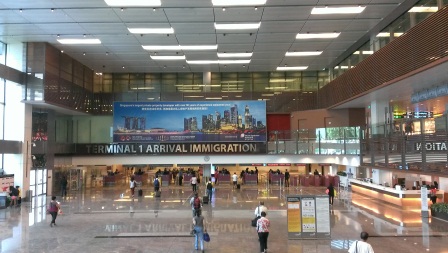 1369363818-3814114539 2013台北新加坡 華航飛行滿肚子氣