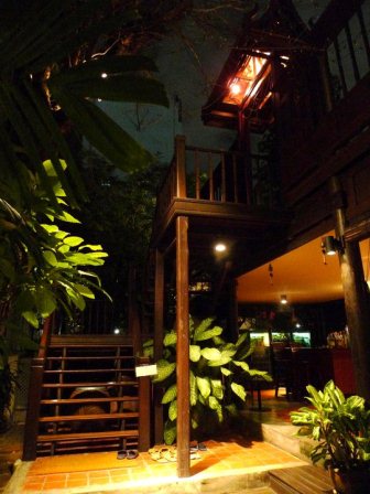 1371131619-3972583750 Bangkok-Ruen Urai曼谷最好的餐廳之一