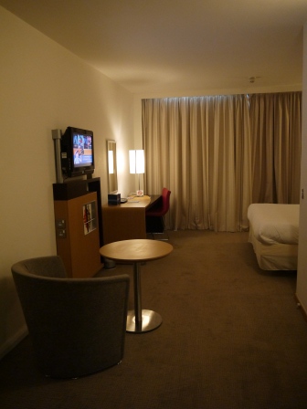 1373378090-3510431451 Edinburgh-Novotel Edinburgh Park果真過境旅館就是這麼簡單(2013英法德三國四城快速通過之20)