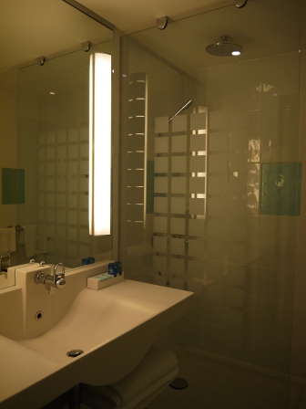 1373378102-1880029662 Edinburgh-Novotel Edinburgh Park果真過境旅館就是這麼簡單(2013英法德三國四城快速通過之20)