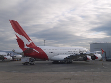1373423534-39588438 台北曼谷倫敦 長榮桂冠艙 運氣不好沒搭到皇璽桂冠艙(2013英法德三國四城快速通過之2)
