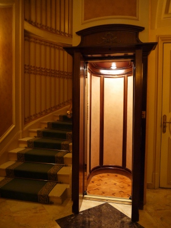 1373473207-1988598867 Paris-Hotel Mayfair停留在百年巴黎小酒店(2013英法德三國四城快速通過之13)