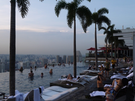 1373689797-1497632825 Singapore-Marina Bay Sands Infinity Pool金沙酒店57樓無邊際游泳池