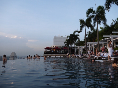1373689803-1426640501 Singapore-Marina Bay Sands Infinity Pool金沙酒店57樓無邊際游泳池