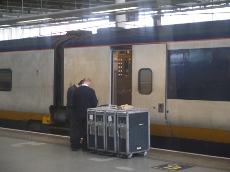 1373794765-661094295 London-Eurostar倫敦巴黎歐洲之星初體驗 一點都不夢幻的火車行(2013英法德三國四城快速通過之12)