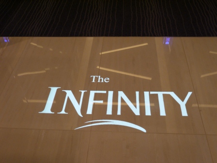 1374502318-470304742 長榮航空桃園第二航站Infinity貴賓室(2013英法德三國四城快速通過之1)