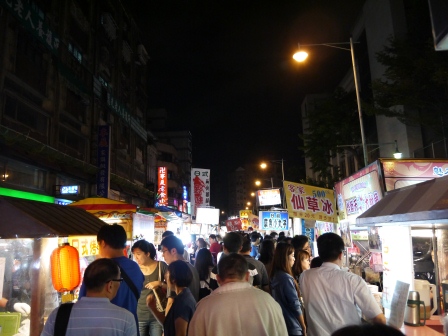 1381544840-4261503126 大同-寧夏夜市初體驗 東西好吃環境好 圓環邊蚵仔煎/里長伯臭豆腐/林記燒麻糬/詹記雞腳翅