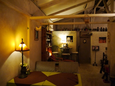 1381558640-2678082368 士林-蒙馬特影像咖啡 山林間的優閒咖啡屋