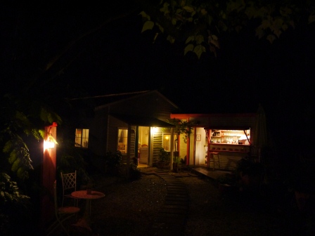 1381558642-2556100823 士林-蒙馬特影像咖啡 山林間的優閒咖啡屋