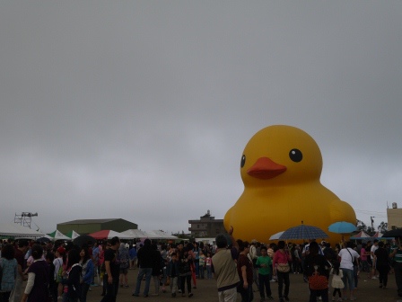 1383467204-3648187250 新屋-Rubber Duck黃色小鴨之我是旱鴨子