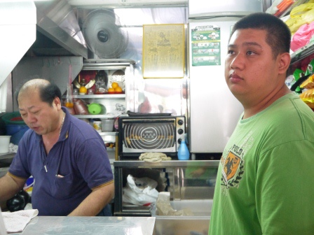 1385963214-372567020 Singapore-武吉士旁雅柏中心的新加坡囉喏Rojak 真是好吃的南洋小點