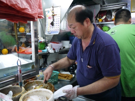 1385963217-896708285 Singapore-武吉士旁雅柏中心的新加坡囉喏Rojak 真是好吃的南洋小點