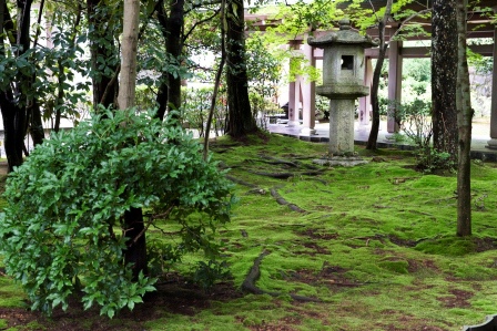 1386505908-347109825 Kyoto-龍安寺 枯山水 巧妙的15顆石頭排列 永遠只看到14顆