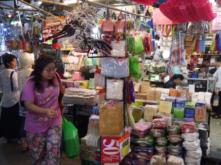 1394343119-1824956280 Bangkok-超大市集應有盡有 不買看熱鬧也很有趣的Chutuchak恰圖恰市場