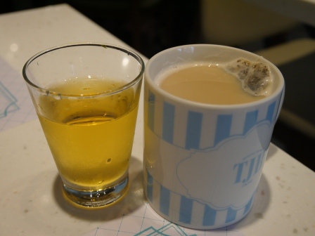 1394979162-1257263095 大安-TJB早午餐 東西普通還好有混血美女作陪