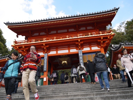 1397654737-4028072630 Kyoto-八坂神社&円山公園 有點亂的櫻花園區