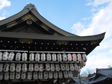 1397654747-413270892 Kyoto-八坂神社&円山公園 有點亂的櫻花園區