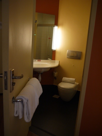 1400236586-2851012889 Singapore-ibis Hotel Singapore Bencoolen連鎖平價 交通方便環境整潔